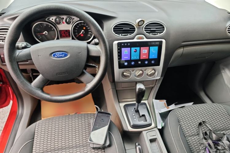 Used Ford Focus 2013 Hatchback Classic 1.8L Automatic Base Model Center Console