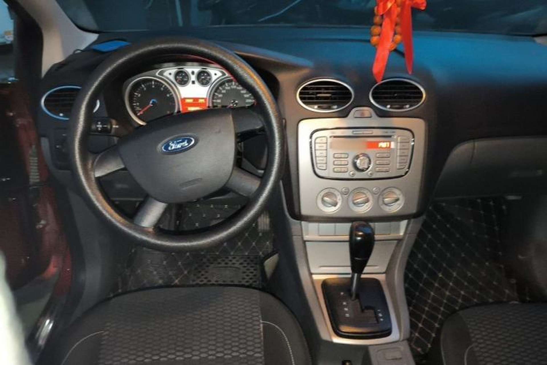 Used Ford Focus 2013 Hatchback Classic 1.8L Automatic Base Model Center Console