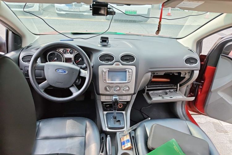 Used Ford Focus 2013 Hatchback Classic 1.8L Automatic Base Model Center Console
