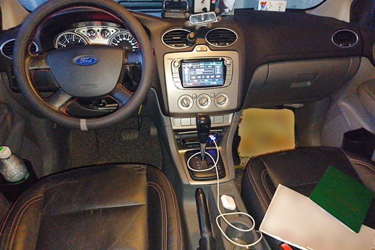Used Ford Focus 2013 Hatchback Classic 1.8L Automatic Base Model Center Console