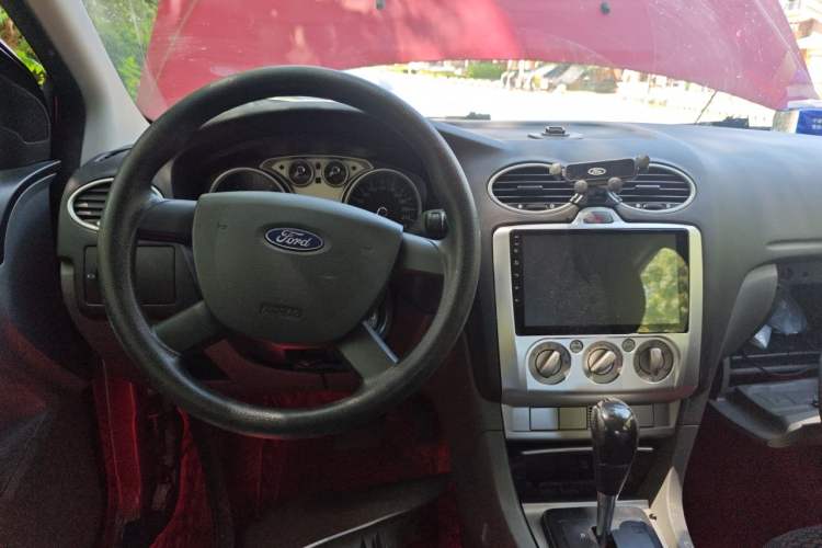 Used Ford Focus 2013 Hatchback Classic 1.8L Automatic Base Model Center Console