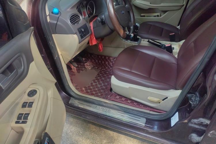 Used Ford Focus 2013 Sedan Classic 1.8L Manual Base Model Driver Seat
