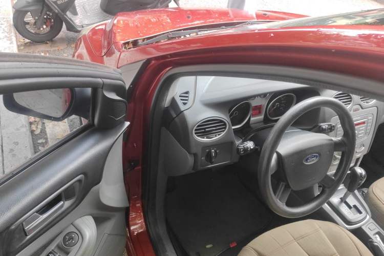 Used Ford Focus 2013 Hatchback Classic 1.8L Automatic Base Model Driver Seat