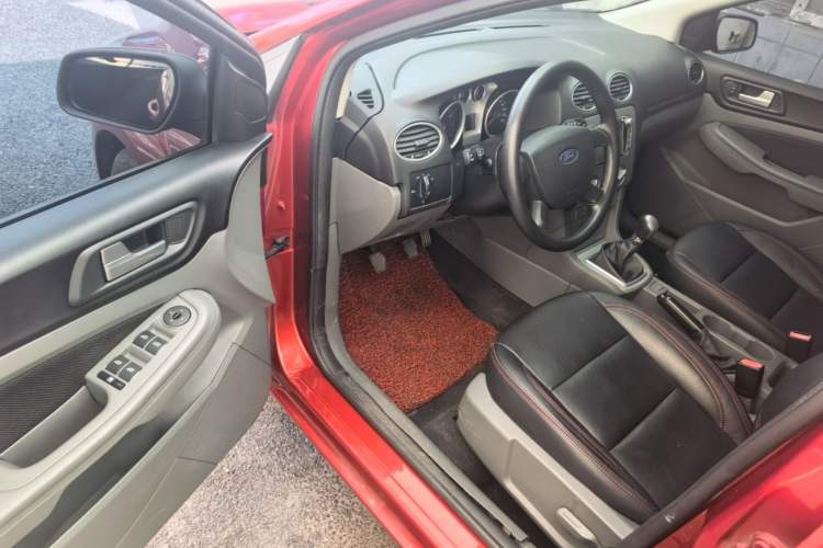 Used Ford Focus 2013 Hatchback Classic 1.8L Manual Base Model Driver Seat