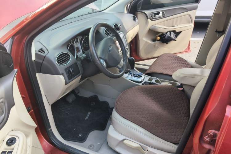 Used Ford Focus 2013 Sedan Classic 1.8L Automatic Fashion Edition Driver Seat