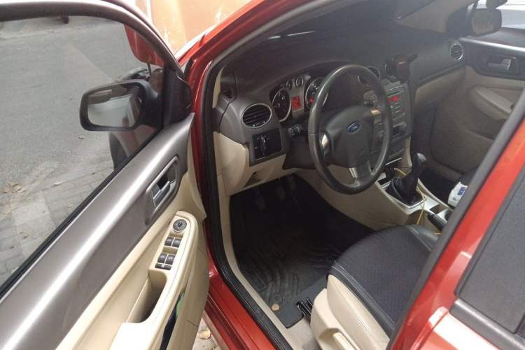 Used Ford Focus 2013 Hatchback Classic 1.8L Manual Fashion Edition Driver Seat