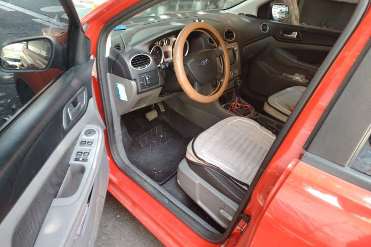 Used Ford Focus 2013 Hatchback Classic 1.8L Automatic Base Model Driver Seat