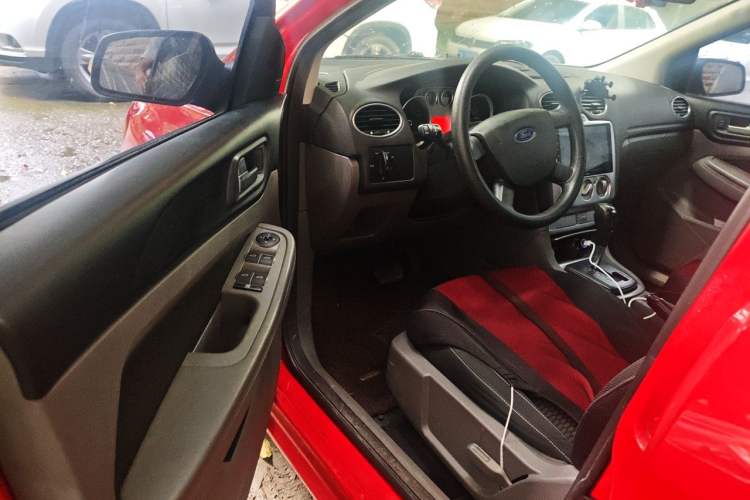Used Ford Focus 2013 Hatchback Classic 1.8L Automatic Base Model Driver Seat