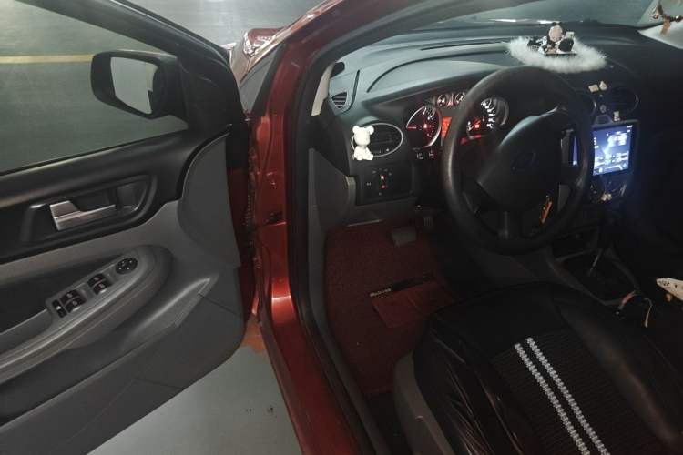 Used Ford Focus 2013 Hatchback Classic 1.8L Automatic Base Model Driver Seat