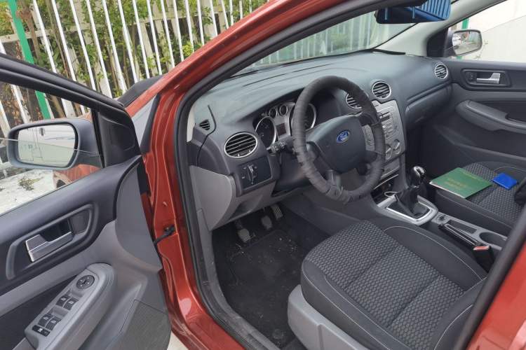 Used Ford Focus 2013 Hatchback Classic 1.8L Manual Base Model Driver Seat