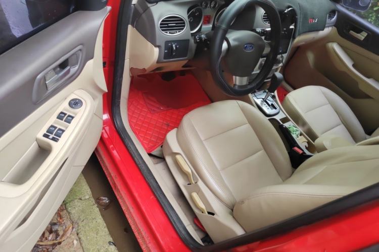Used Ford Focus 2013 Hatchback Classic 1.8L Automatic Fashion Edition Driver Seat