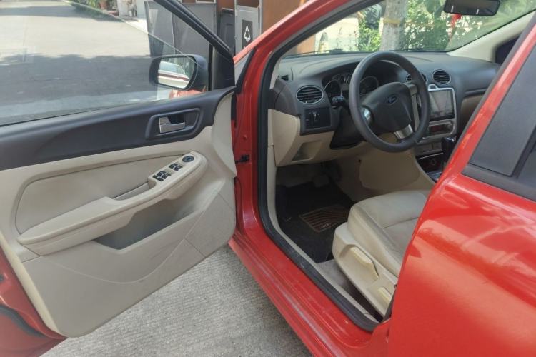 Used Ford Focus 2013 Hatchback Classic 1.8L Automatic Fashion Edition Driver Seat