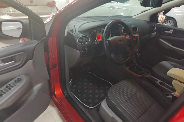 Used Ford Focus 2013 Hatchback Classic 1.8L Automatic Base Model Driver Seat