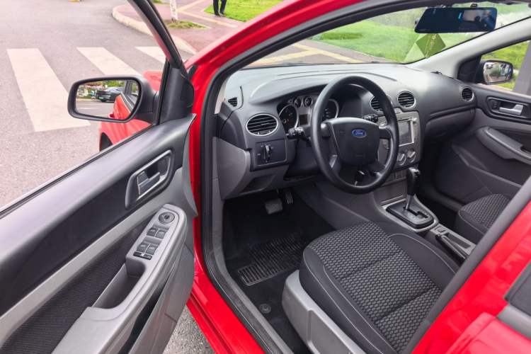 Used Ford Focus 2013 Hatchback Classic 1.8L Automatic Base Model Driver Seat