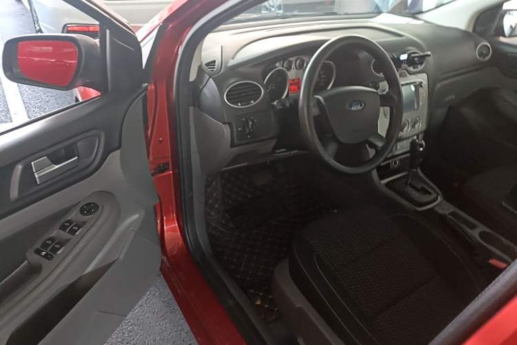 Used Ford Focus 2013 Hatchback Classic 1.8L Automatic Base Model Driver Seat