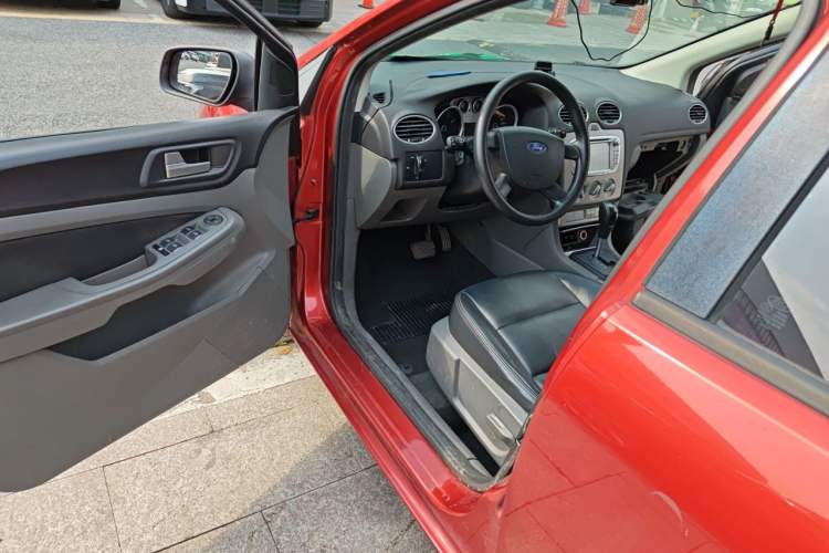Used Ford Focus 2013 Hatchback Classic 1.8L Automatic Base Model Driver Seat