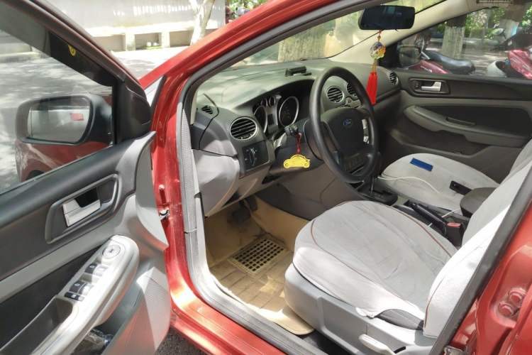 Used Ford Focus 2013 Hatchback Classic 1.8L Automatic Millionth Anniversary Edition Driver Seat