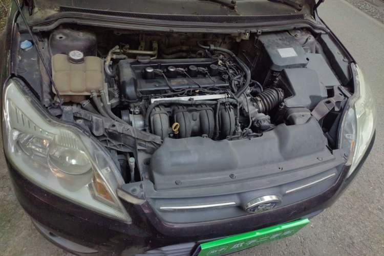 Used Ford Focus 2013 Sedan Classic 1.8L Manual Base Model Engine Bay