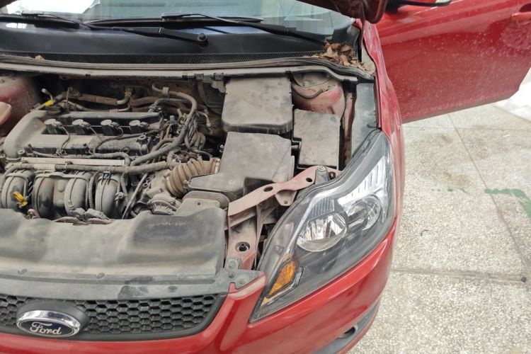 Used Ford Focus 2013 Hatchback Classic 1.8L Manual Base Model Engine Bay Left