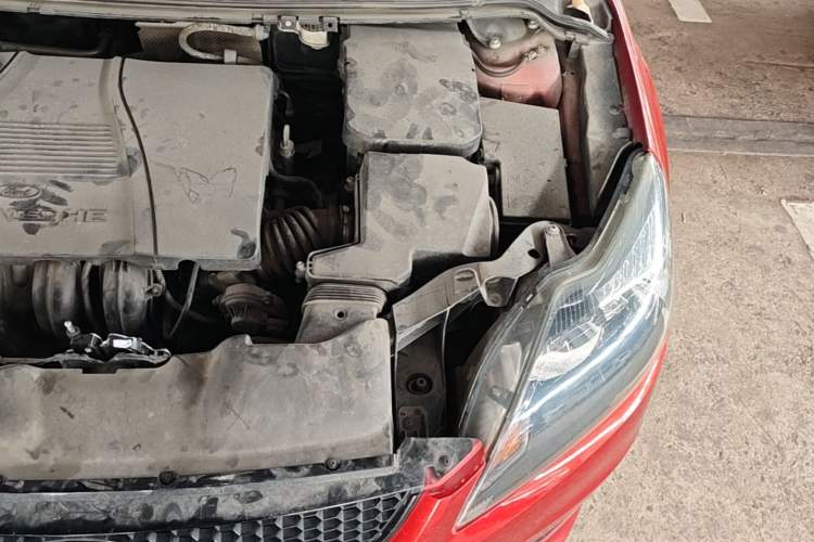 Used Ford Focus 2013 Hatchback Classic 1.8L Automatic Fashion Edition Engine Bay Left