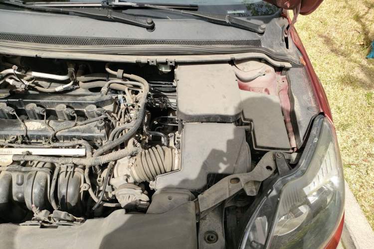 Used Ford Focus 2013 Hatchback Classic 1.8L Manual Base Model Engine Bay Left