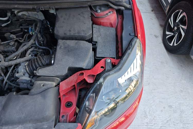 Used Ford Focus 2013 Hatchback Classic 1.8L Automatic Base Model Engine Bay Left