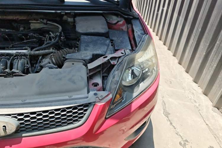 Used Ford Focus 2013 Hatchback Classic 1.8L Automatic Base Model Engine Bay Left