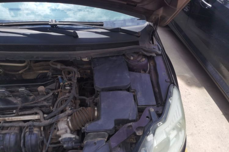 Used Ford Focus 2013 Sedan Classic 1.8L Manual Base Model Engine Bay Left