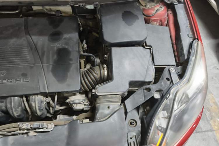 Used Ford Focus 2013 Hatchback Classic 1.8L Automatic Fashion Edition Engine Bay Left