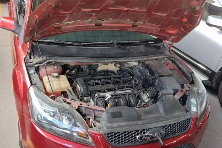 Used Ford Focus 2013 Hatchback Classic 1.8L Automatic Base Model Engine Bay