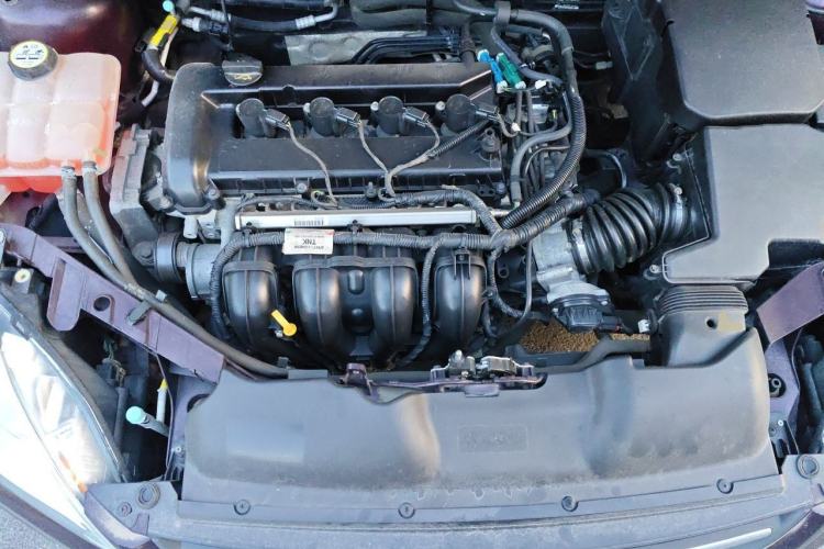 Used Ford Focus 2013 Sedan Classic 1.8L Manual Base Model Engine Bay