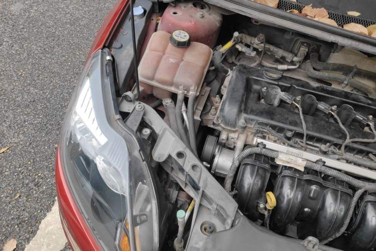 Used Ford Focus 2013 Hatchback Classic 1.8L Automatic Base Model Engine Bay Right