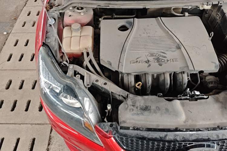 Used Ford Focus 2013 Hatchback Classic 1.8L Automatic Fashion Edition Engine Bay Right
