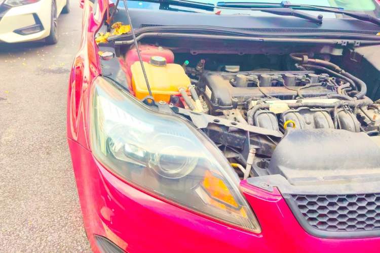 Used Ford Focus 2013 Hatchback Classic 1.8L Manual Base Model Engine Bay Right