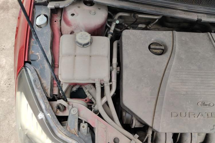 Used Ford Focus 2013 Hatchback Classic 1.8L Manual Fashion Edition Engine Bay Right