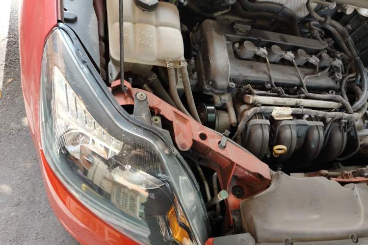 Used Ford Focus 2013 Hatchback Classic 1.8L Automatic Base Model Engine Bay Right