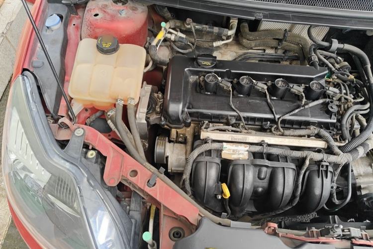 Used Ford Focus 2013 Hatchback Classic 1.8L Automatic Millionth Anniversary Edition Engine Bay Right