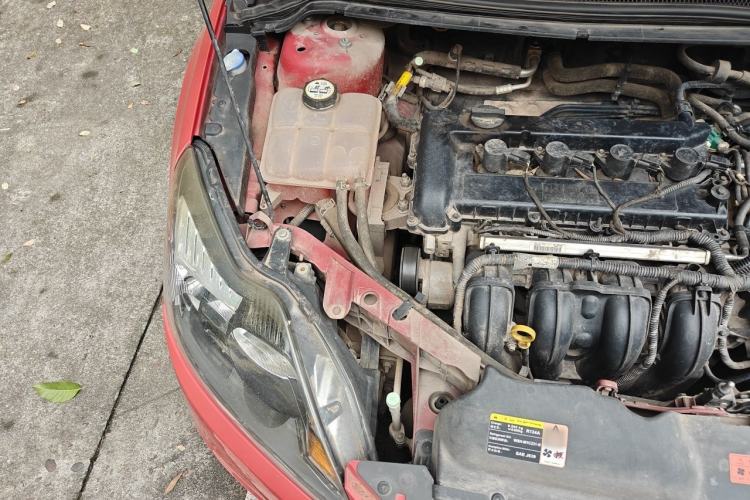 Used Ford Focus 2013 Hatchback Classic 1.8L Manual Base Model Engine Bay Right