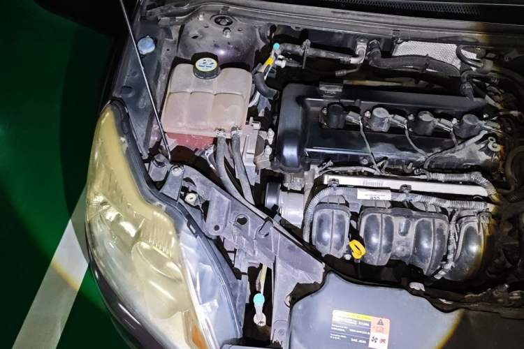 Used Ford Focus 2013 Sedan Classic 1.8L Automatic Base Model Engine Bay Right