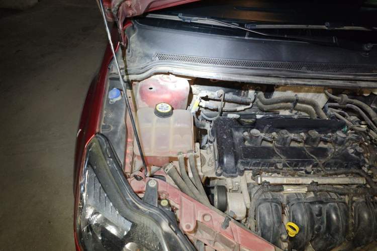 Used Ford Focus 2013 Hatchback Classic 1.8L Automatic Base Model Engine Bay Right