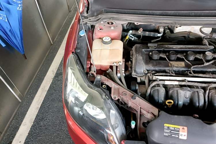 Used Ford Focus 2013 Hatchback Classic 1.8L Automatic Base Model Engine Bay Right