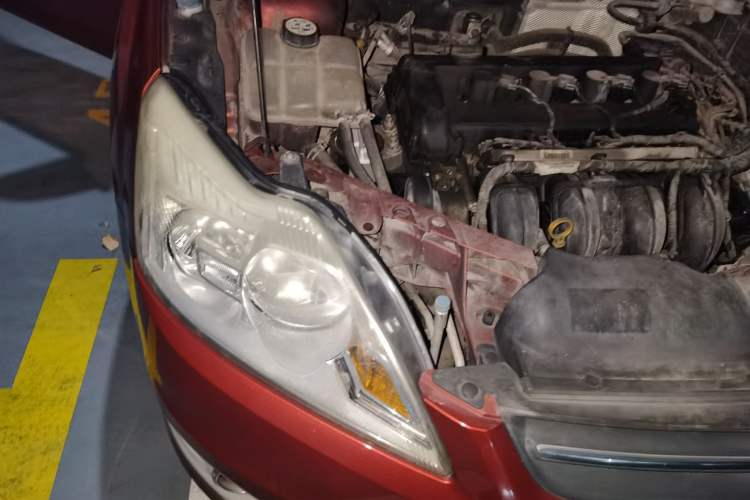 Used Ford Focus 2013 Sedan Classic 1.8L Automatic Base Model Engine Bay Right