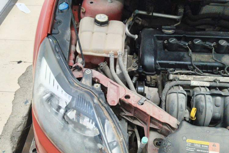 Used Ford Focus 2013 Hatchback Classic 1.8L Automatic Base Model Engine Bay Right