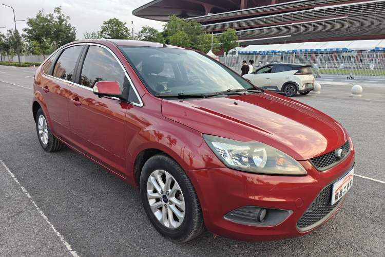 Used Ford Focus 2013 Hatchback Classic 1.8L Automatic Base Model Exterior 2