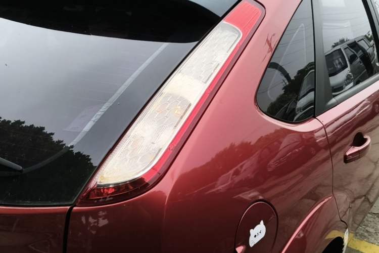 Used Ford Focus 2013 Hatchback Classic 1.8L Automatic Base Model Exterior 3