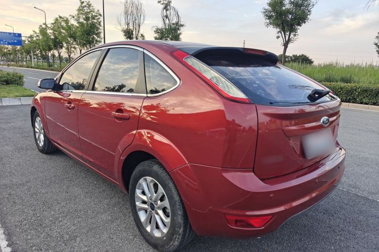 Used Ford Focus 2013 Hatchback Classic 1.8L Automatic Base Model Exterior 5