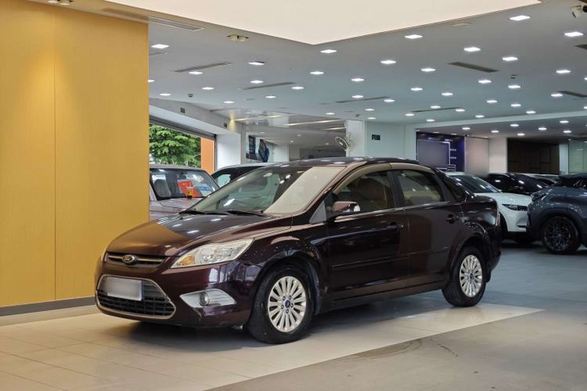 Used Ford Focus 2013 Sedan Classic 1.8L Automatic Fashion Edition Front Left 45 Deg