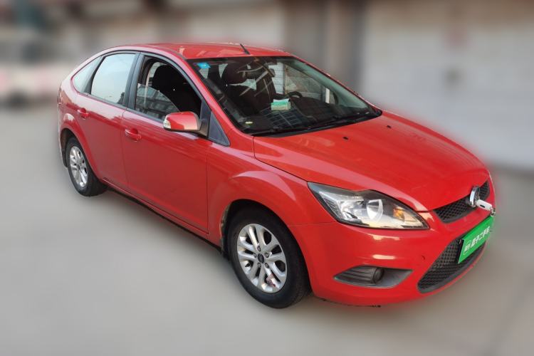 Used Ford Focus 2013 Hatchback Classic 1.8L Automatic Base Model Front Right 45 Deg