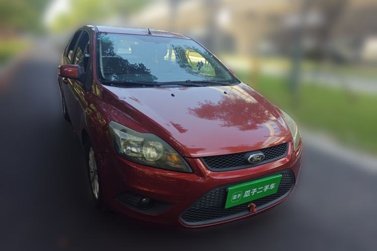 Used Ford Focus 2013 Hatchback Classic 1.8L Automatic Base Model Front Right 45 Deg