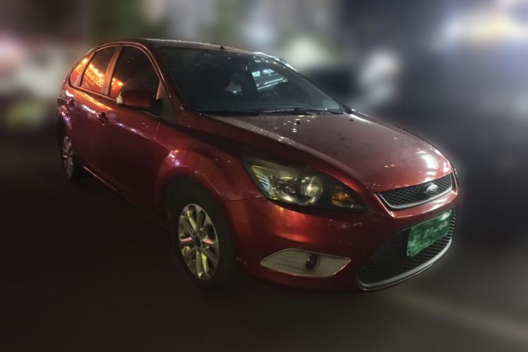 Used Ford Focus 2013 Hatchback Classic 1.8L Automatic Base Model Front Right 45 Deg